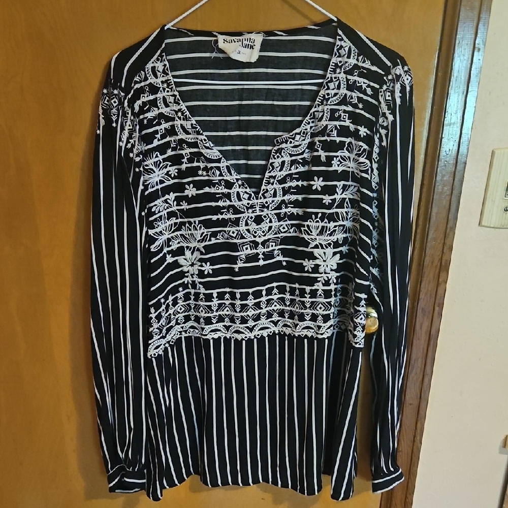 Black and White Embroidered Long Sleeve Blouse
